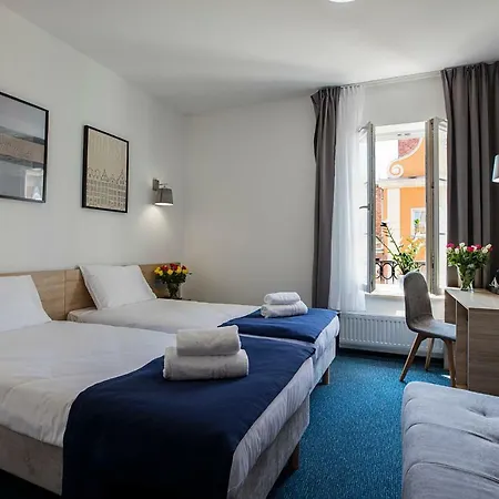 Fama Old Town Aparthotel 3*