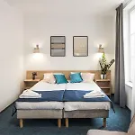 Fama Old Town 4*