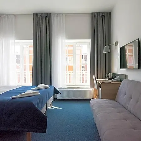 Fama Old Town 4*
